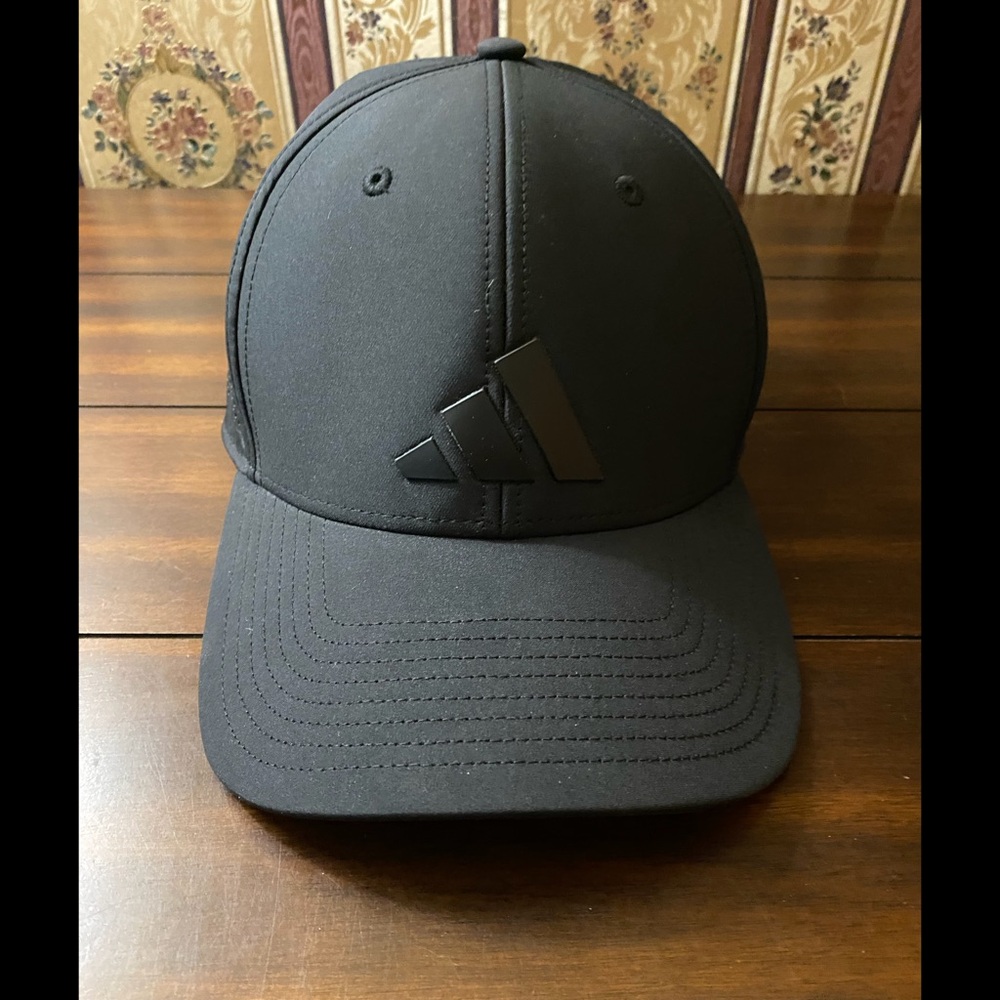Adidas Men’s Gameday 5 stretch fit climacool hat. Black L/XL NWT.